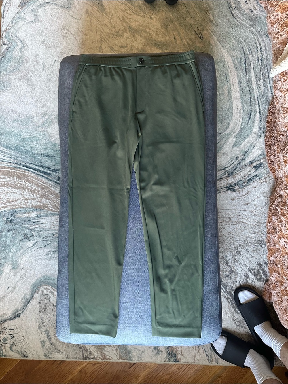 Theory Men’s Mayer Precision Ponte Knit Pants Size 34 Olive Green